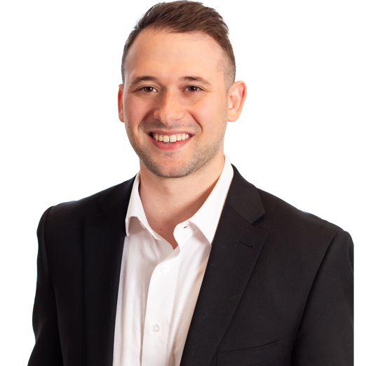 Daniel Fabian in business attire